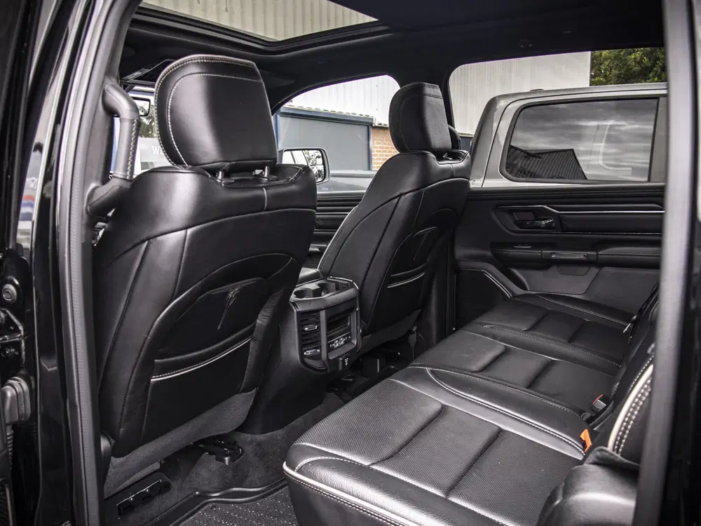 Dodge RAM Limited Night 5.7L Hemi V8 uit 2022, foto 11