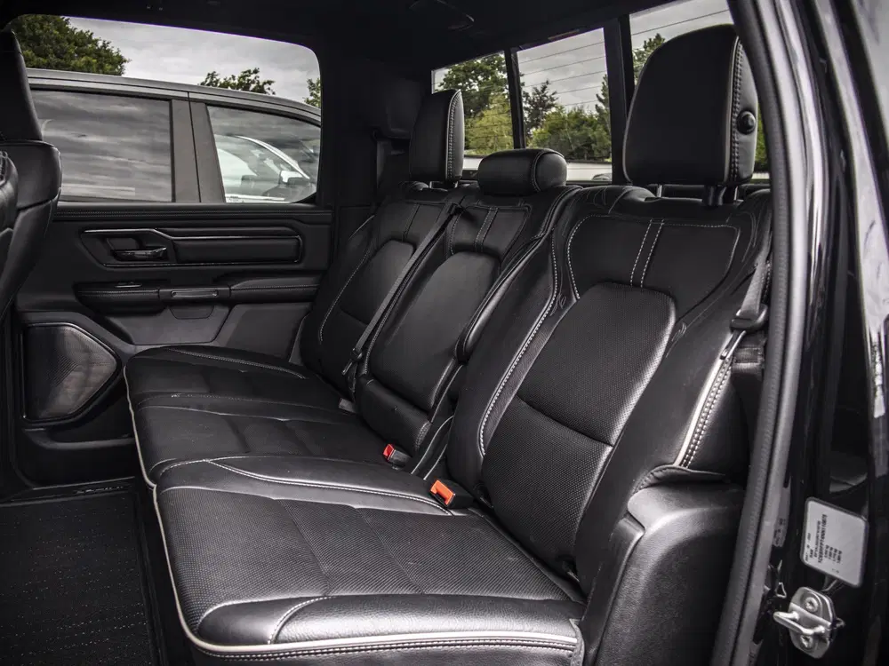 Dodge RAM Limited Night 5.7L Hemi V8 uit 2022, foto 12