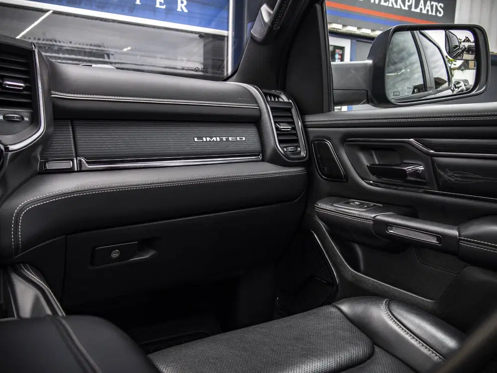 Dodge RAM Limited Night 5.7L Hemi V8 uit 2022, foto 14