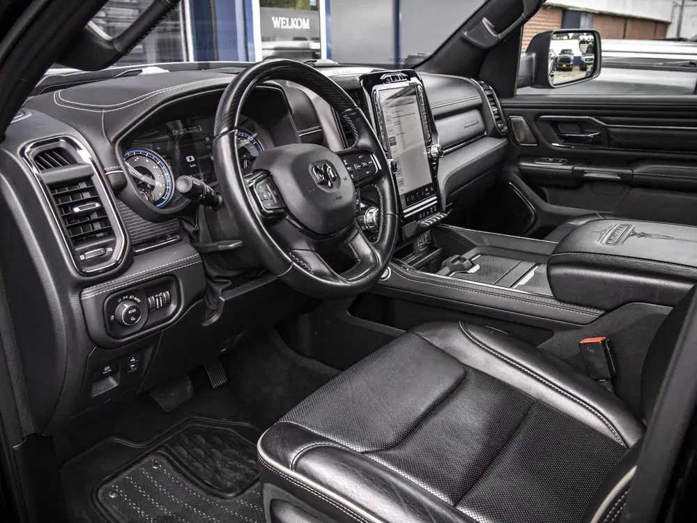 Dodge RAM Limited Night 5.7L Hemi V8 uit 2022, foto 9