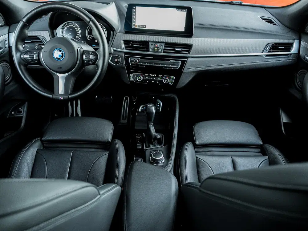 BMW X2 xDrive25e High Executive uit 2023, foto 2
