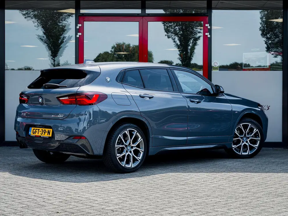 BMW X2 xDrive25e High Executive uit 2023, foto 3