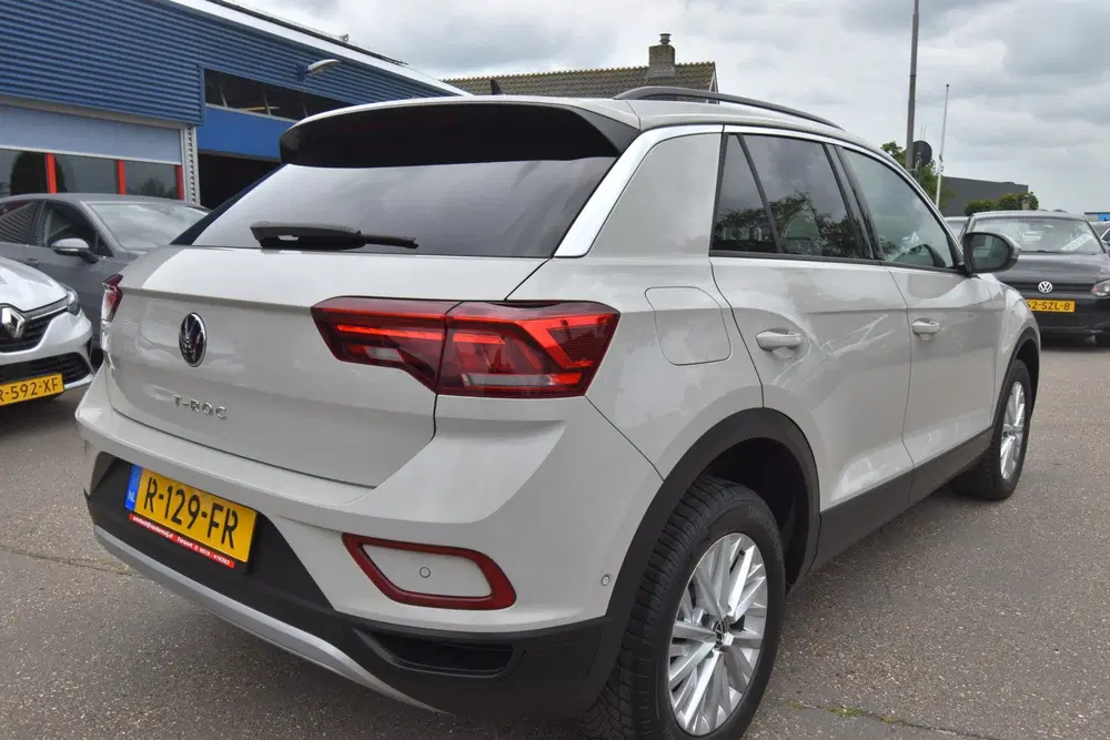 Volkswagen T-Roc 1.5 TSI Life 75 Edition uit 2022, foto 15