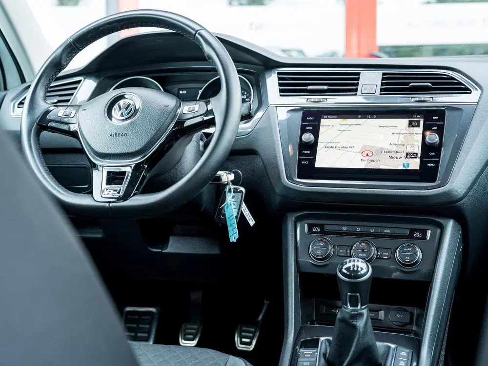 Volkswagen Tiguan 1.5 TSI Business R-Line uit 2019, foto 2