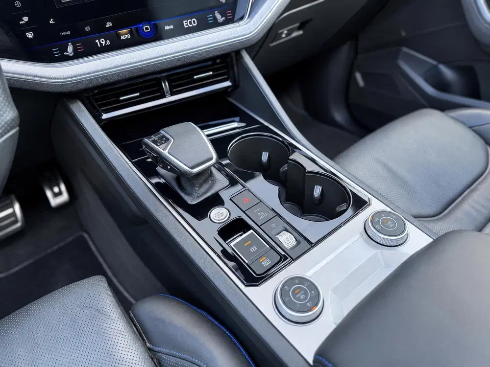 Volkswagen Touareg 3.0 TSI eHybrid 4 Motion R uit 2022, foto 14