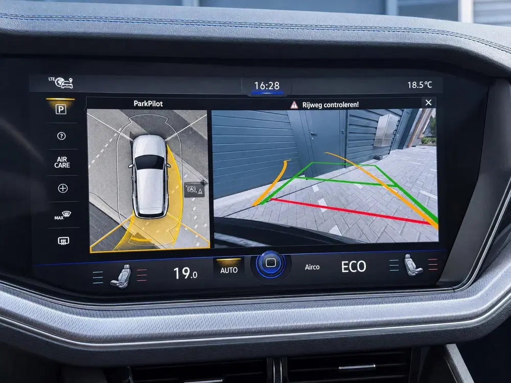 Volkswagen Touareg 3.0 TSI eHybrid 4 Motion R uit 2022, foto 15