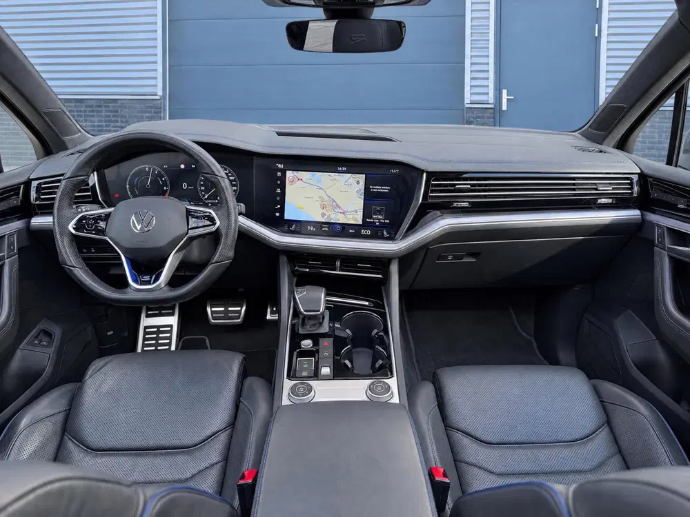 Volkswagen Touareg 3.0 TSI eHybrid 4 Motion R uit 2022, foto 4