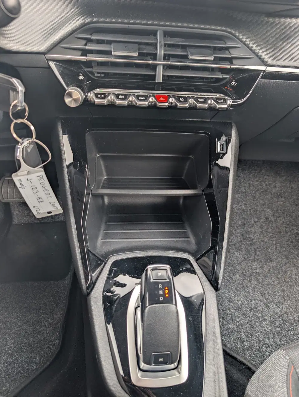 Peugeot 2008 1.2 PureTech Allure uit 2020, foto 11