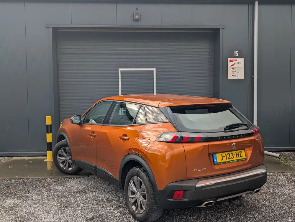 Peugeot 2008 1.2 PureTech Allure uit 2020, foto 14