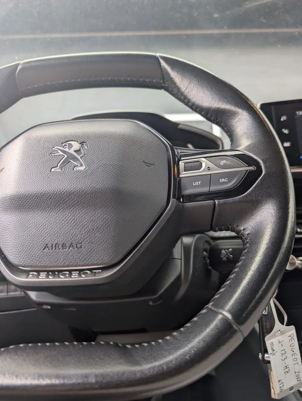 Peugeot 2008 1.2 PureTech Allure uit 2020, foto 6