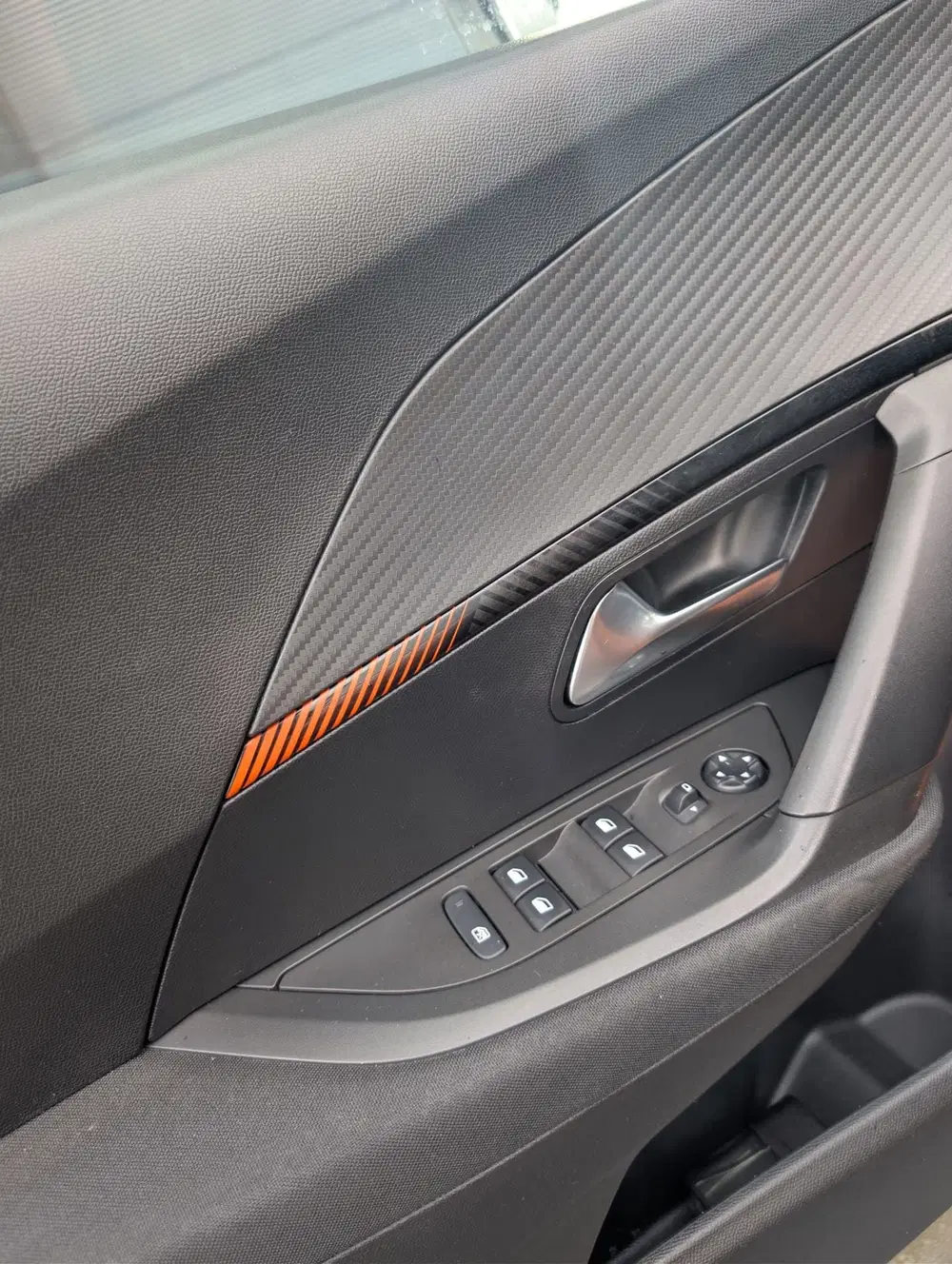 Peugeot 2008 1.2 PureTech Allure uit 2020, foto 8