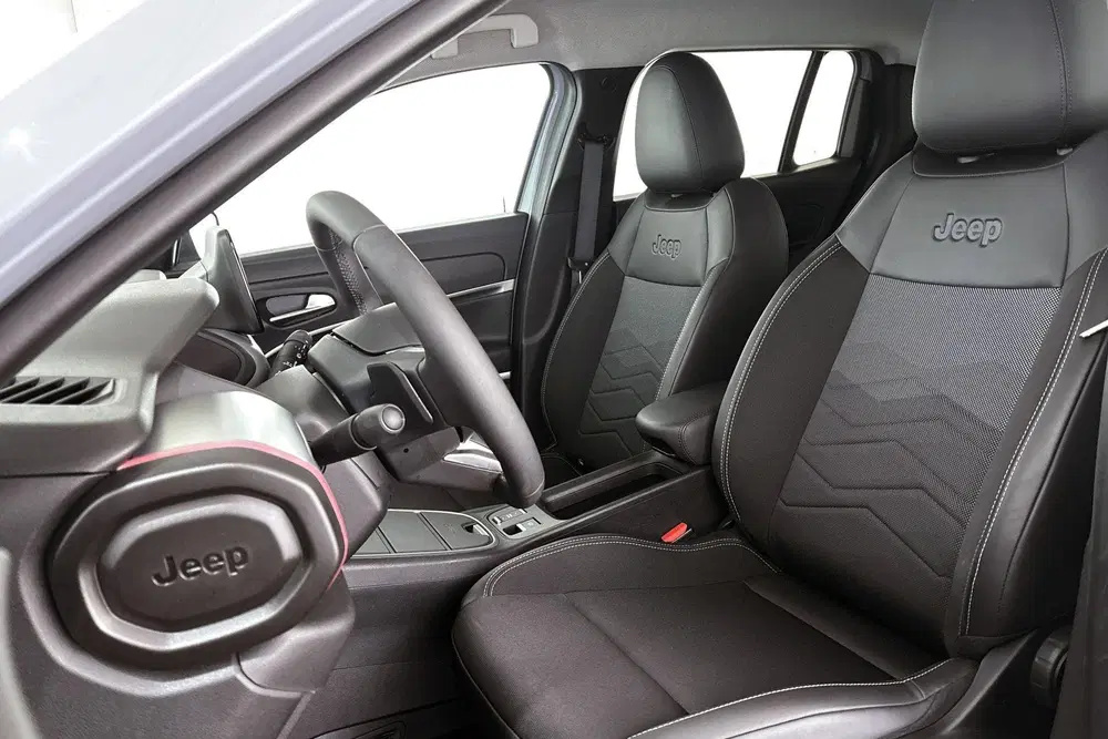 Jeep Avenger 1.2 e-Hybrid Altitude Keyless JBL Camera E uit 2025, foto 6