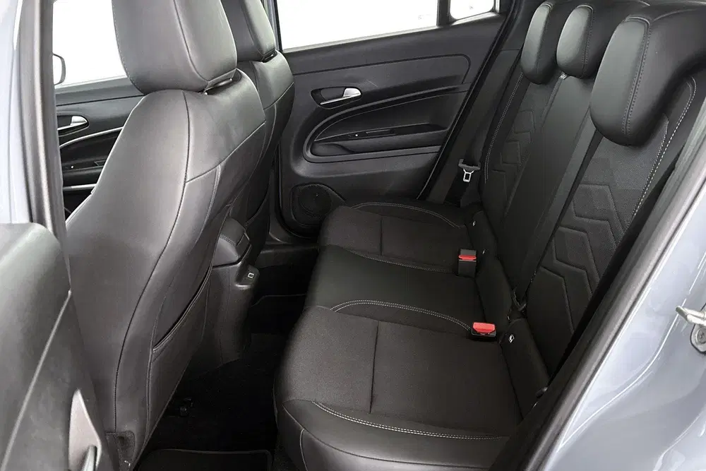Jeep Avenger 1.2 e-Hybrid Altitude Keyless JBL Camera E uit 2025, foto 8