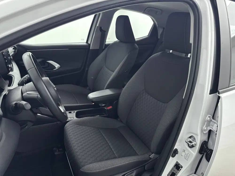Toyota Yaris 1.5 Hybrid 115 First Edition uit 2022, foto 15