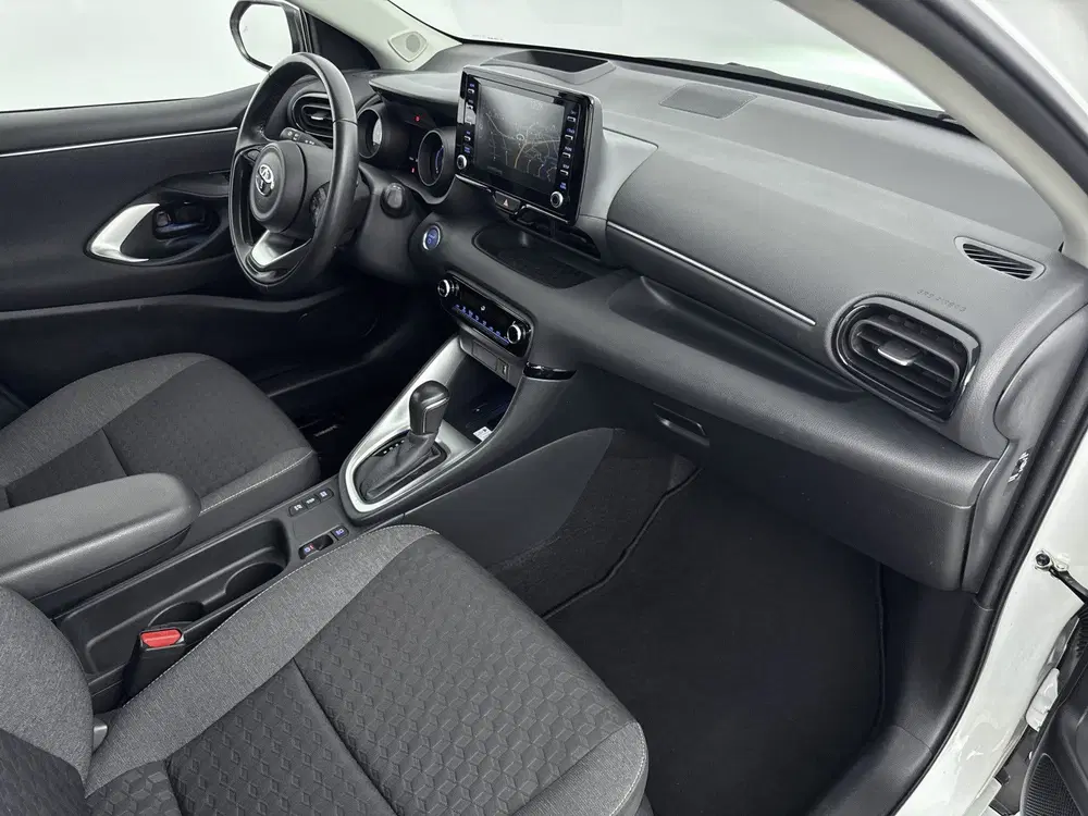 Toyota Yaris 1.5 Hybrid 115 First Edition uit 2022, foto 6