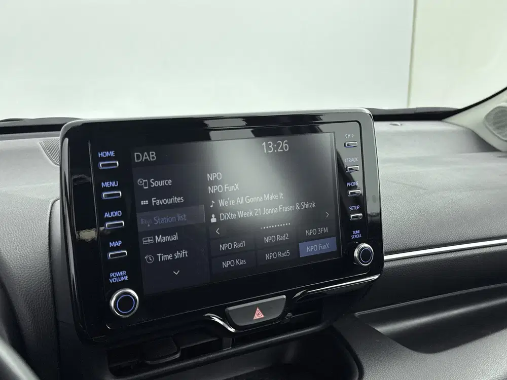 Toyota Yaris 1.5 Hybrid 115 First Edition uit 2022, foto 7