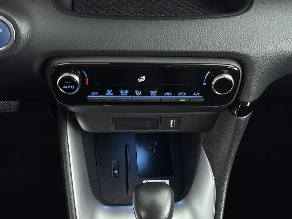 Toyota Yaris 1.5 Hybrid 115 First Edition uit 2022, foto 9