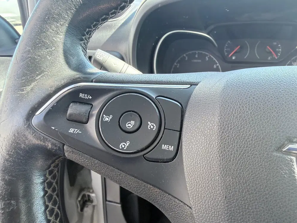 Opel Combo 1.2 Turbo Edition PANO LED CARPLAY CAMERA uit 2019, foto 13
