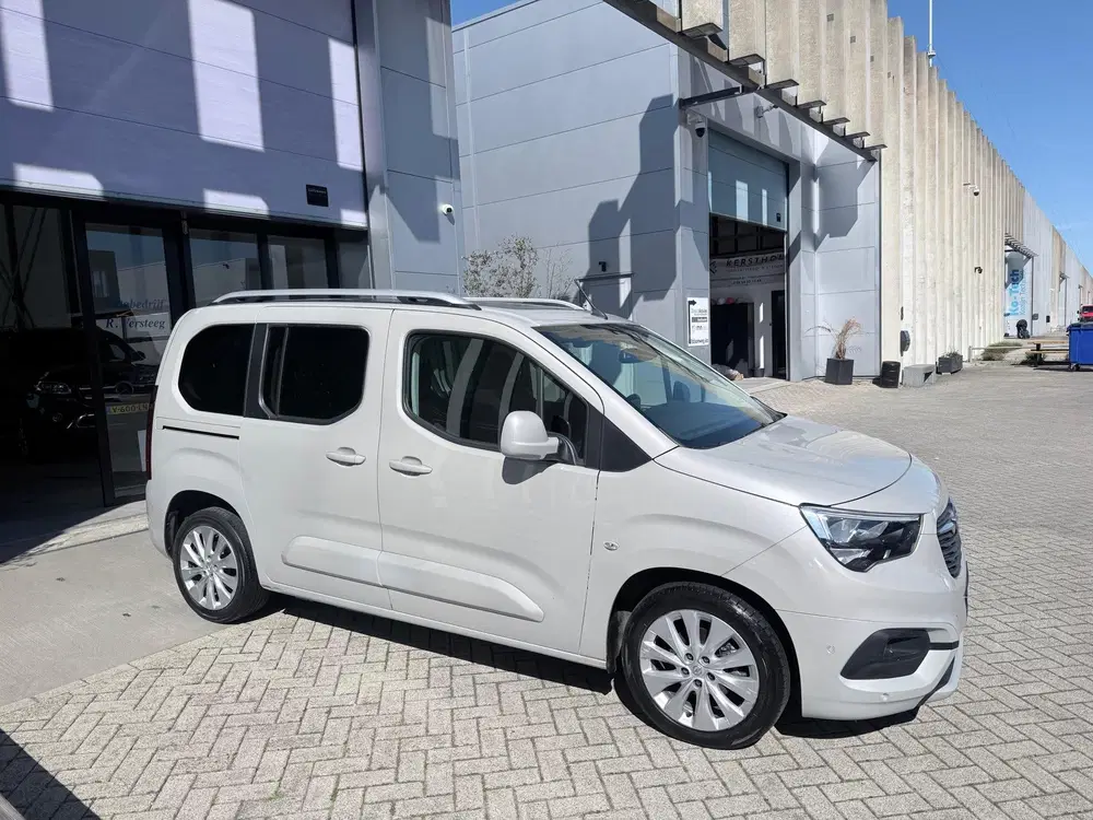 Opel Combo 1.2 Turbo Edition PANO LED CARPLAY CAMERA uit 2019, foto 4