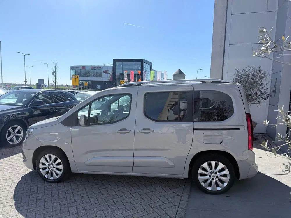 Opel Combo 1.2 Turbo Edition PANO LED CARPLAY CAMERA uit 2019, foto 6