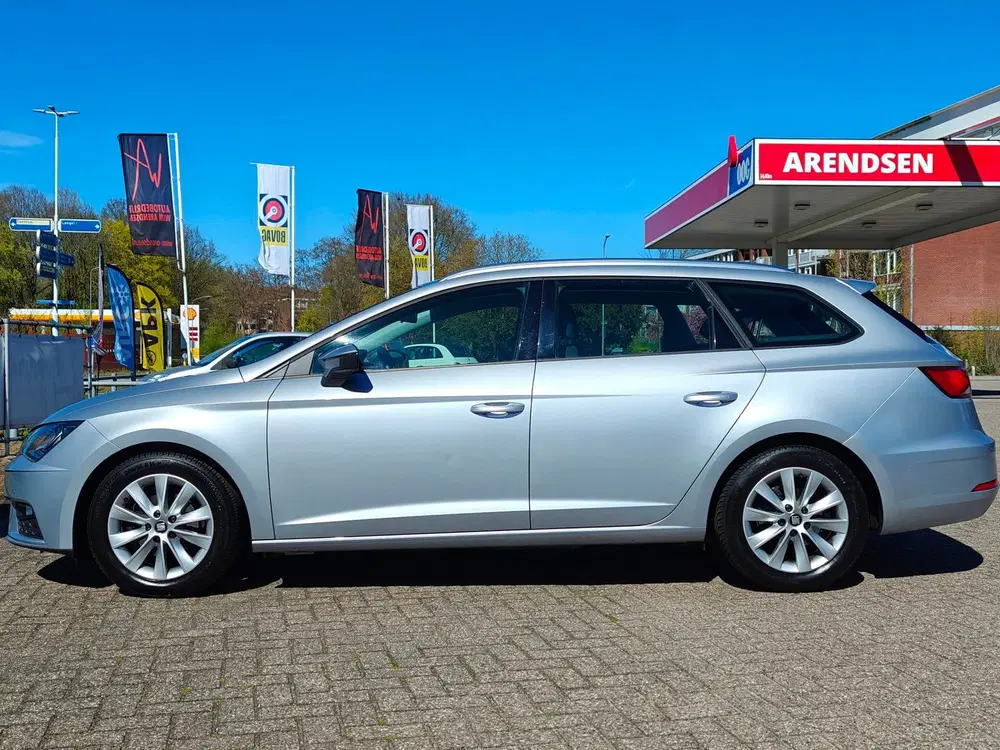 SEAT Leon 1.0 EcoTSI Style Business Intense uit 2019, foto 2