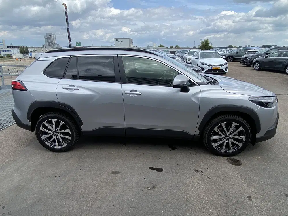 Toyota Corolla Cross Hybrid 140 Dynamic edition Navigatie uit 2024, foto 11