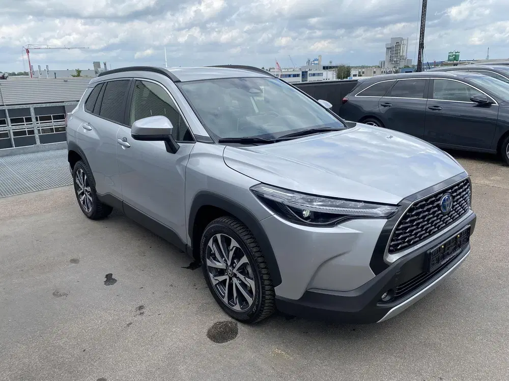 Toyota Corolla Cross Hybrid 140 Dynamic edition Navigatie uit 2024, foto 12