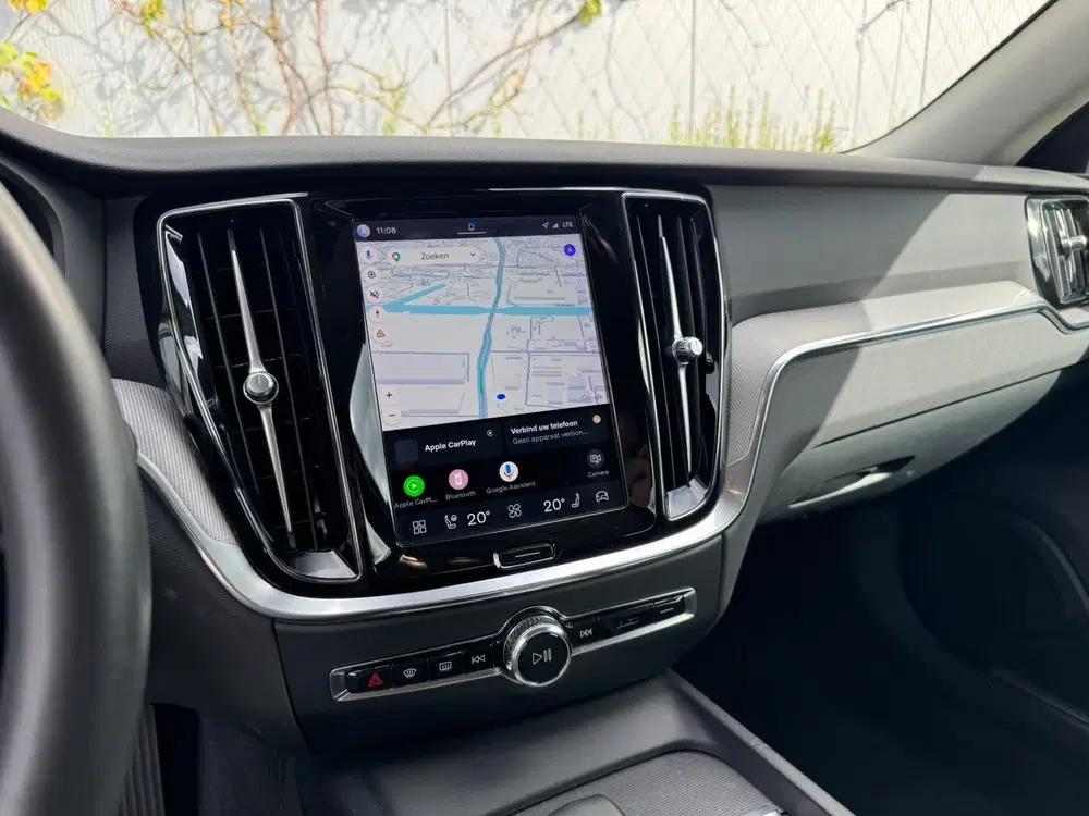 Volvo S60 2.0 B4 Plus Dark uit 2023, foto 12