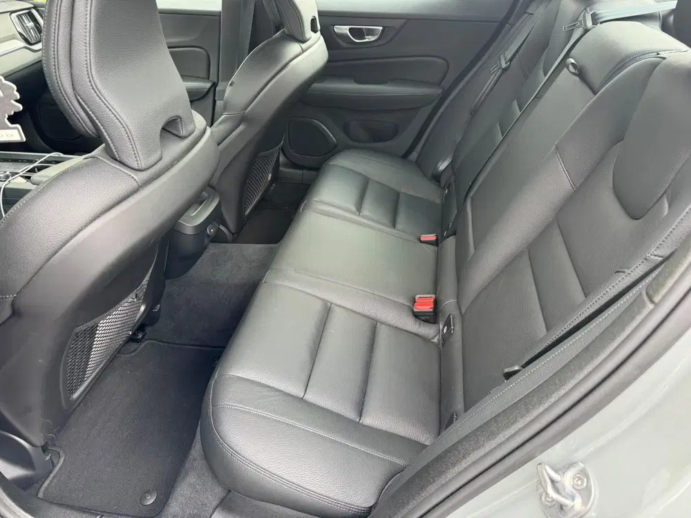 Volvo S60 2.0 B4 Plus Dark uit 2023, foto 5