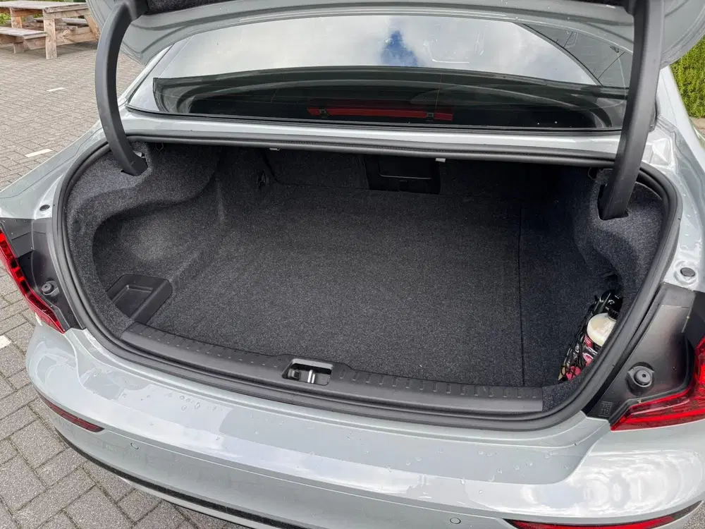 Volvo S60 2.0 B4 Plus Dark uit 2023, foto 6