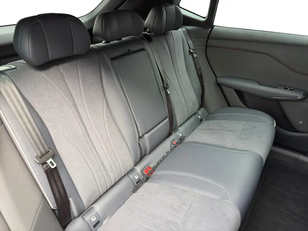 Voyah Courage Performance Edition 80 kWh 435 PK uit 2025, foto 13