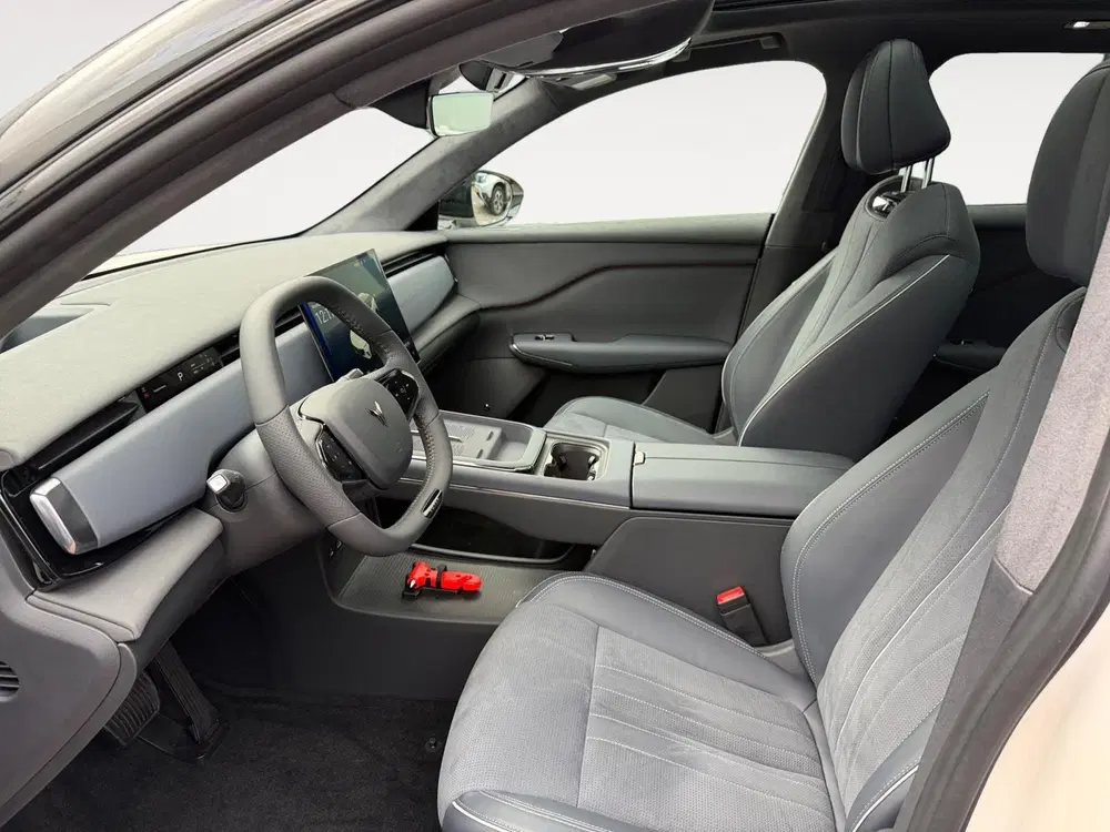Voyah Courage Performance Edition 80 kWh 435 PK uit 2025, foto 9