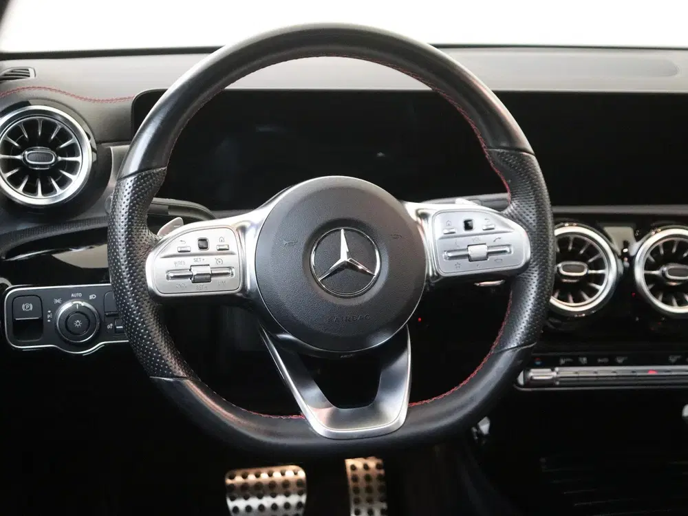 Mercedes-Benz CLA 180 AMG Line uit 2022, foto 10