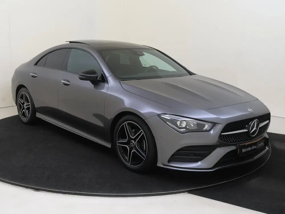Mercedes-Benz CLA 180 AMG Line uit 2022, foto 2