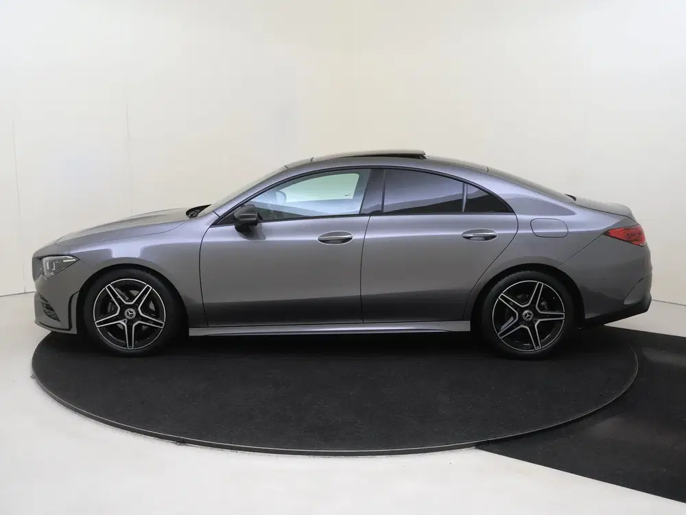 Mercedes-Benz CLA 180 AMG Line uit 2022, foto 8