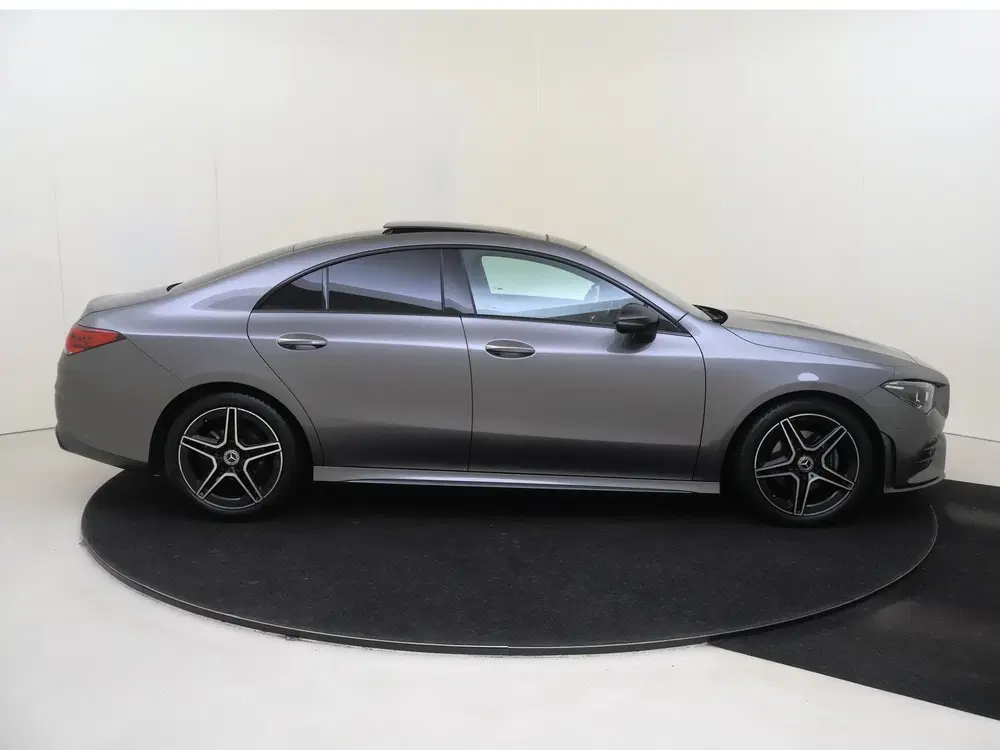 Mercedes-Benz CLA 180 AMG Line uit 2022, foto 9