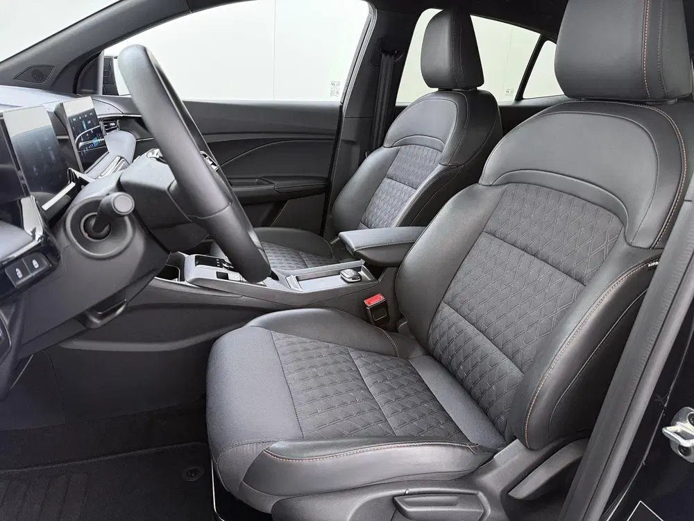 MG MG3 1.5 Hybrid+ Luxury Navigatie uit 2025, foto 13