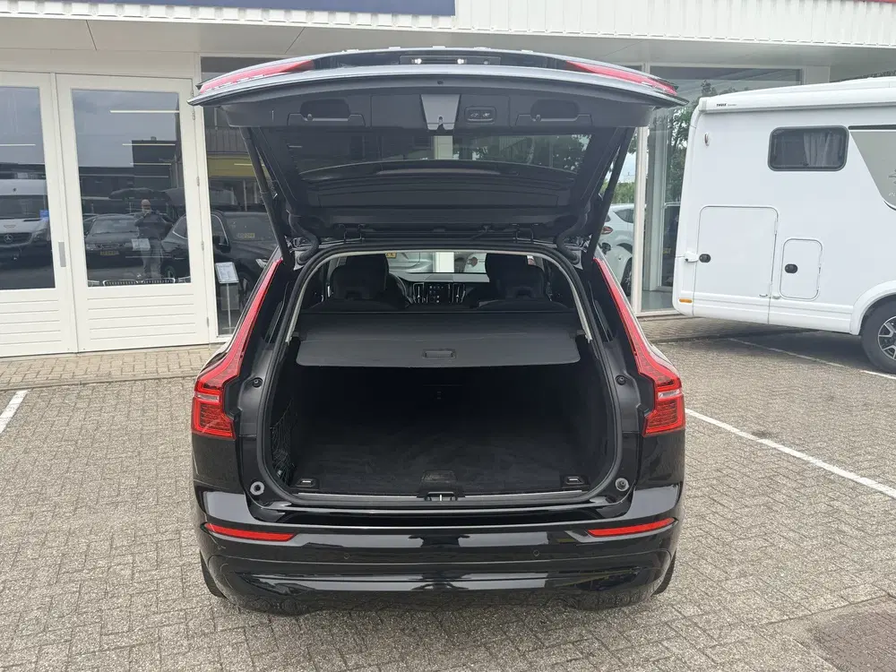 Volvo XC60 2.0 B4 Momentum Business uit 2023, foto 11