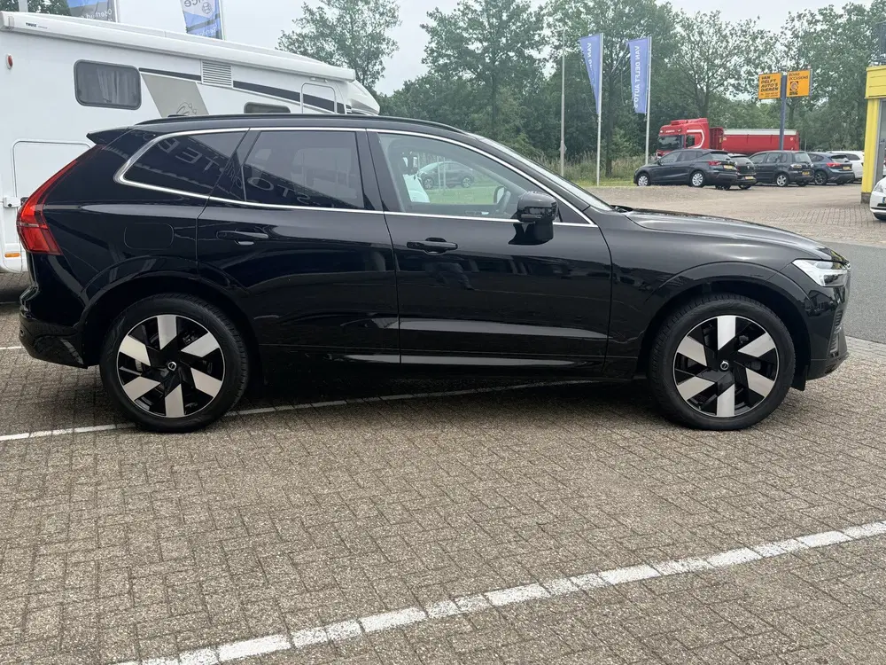 Volvo XC60 2.0 B4 Momentum Business uit 2023, foto 8