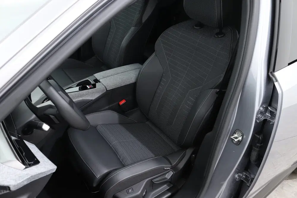 Peugeot 3008 HYBRID 145PK e-DSC6 ALLURE AUT uit 2024, foto 4