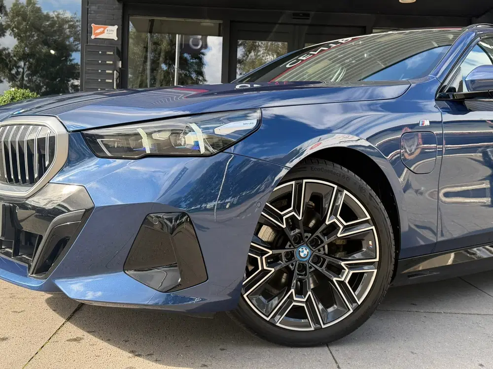 BMW 5-serie 530e M-Sport Pano uit 2024, foto 15