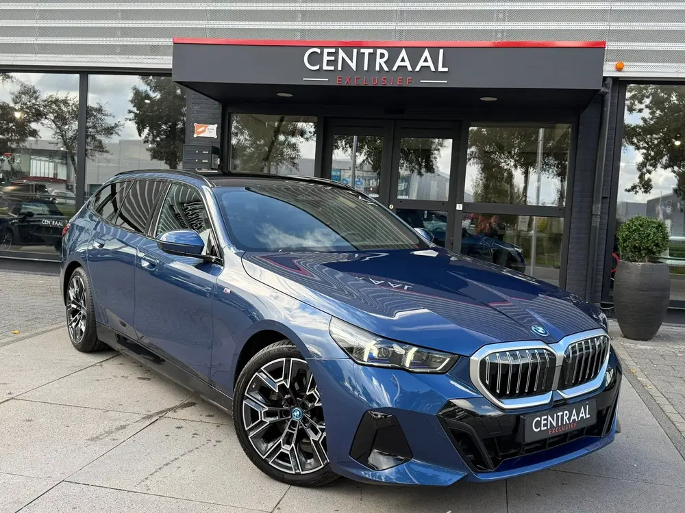 BMW 5-serie 530e M-Sport Pano uit 2024, foto 3