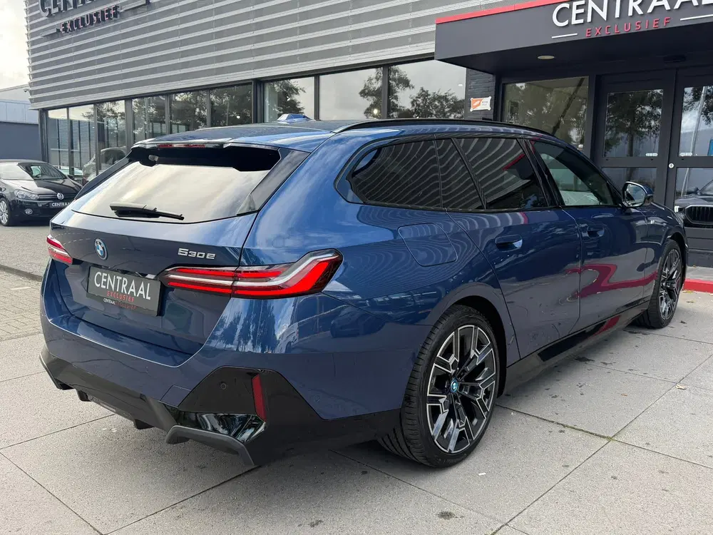 BMW 5-serie 530e M-Sport Pano uit 2024, foto 6