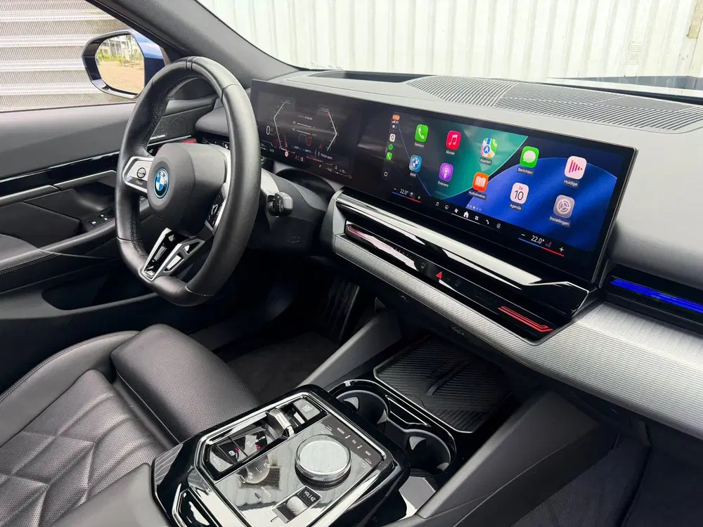 BMW 5-serie 530e M-Sport Pano uit 2024, foto 9