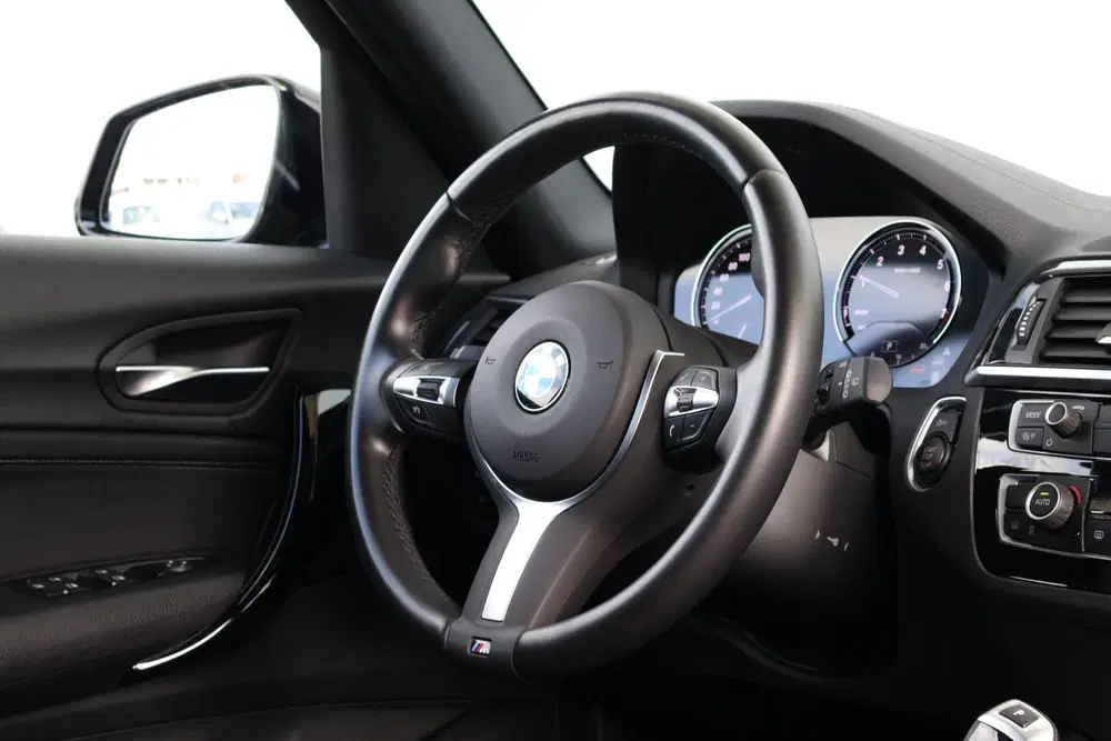 BMW 1-serie 118i Edition Sport Line Shadow Executive uit 2019, foto 11