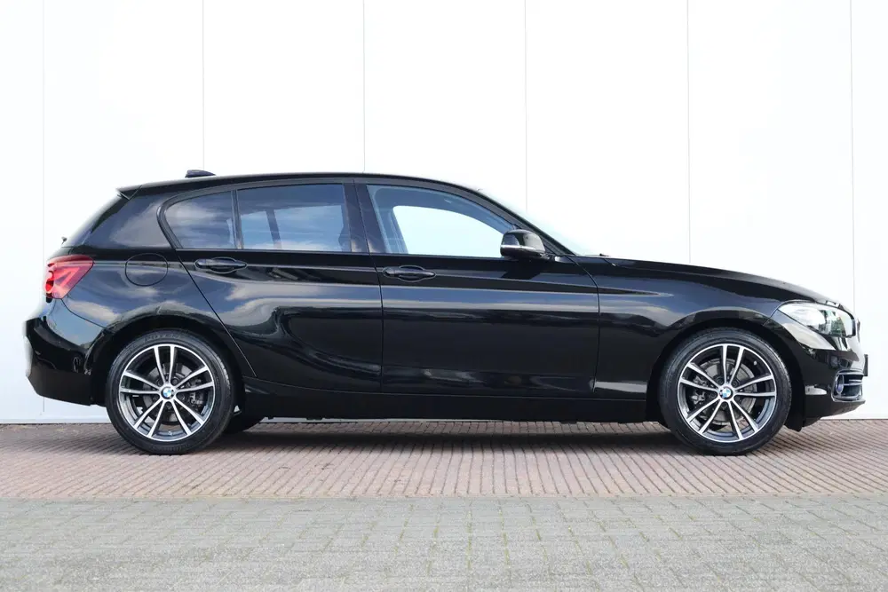 BMW 1-serie 118i Edition Sport Line Shadow Executive uit 2019, foto 5