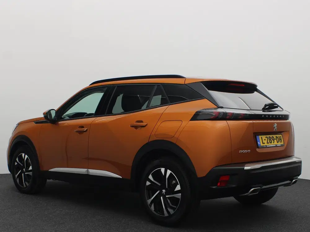 Peugeot 2008 1.2 PureTech Allure AUTOMAAT uit 2021, foto 3