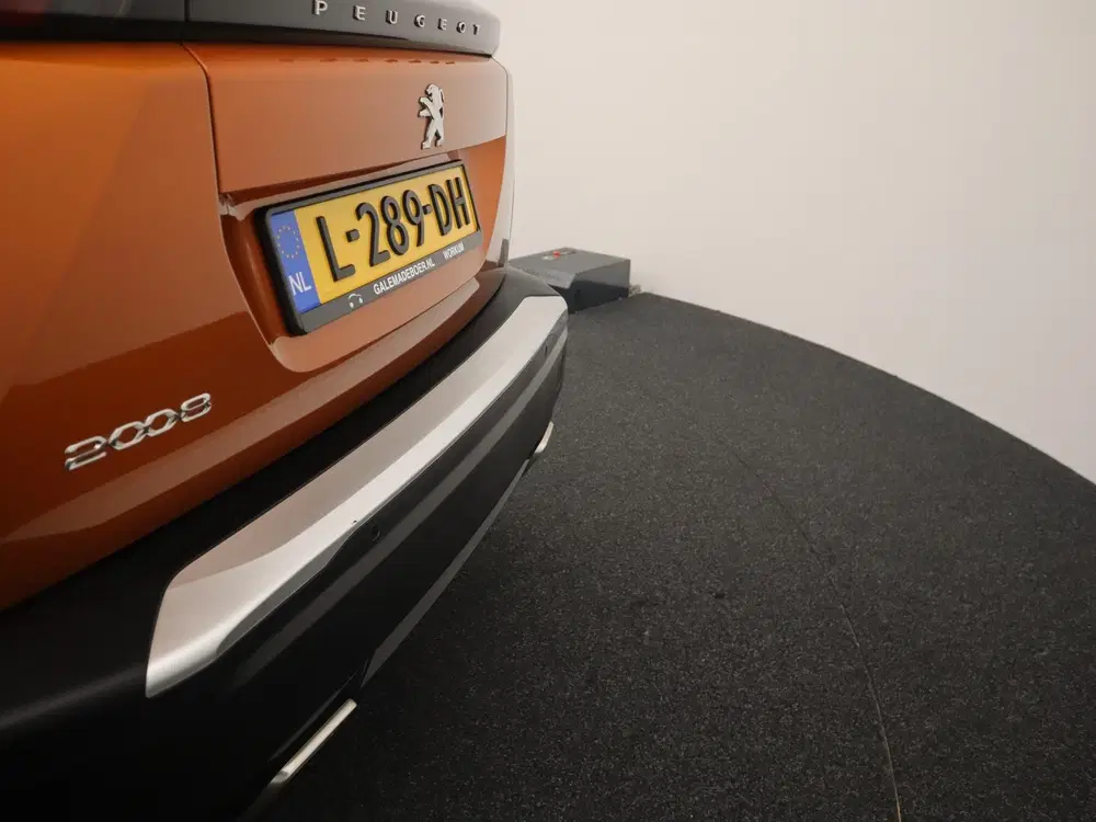 Peugeot 2008 1.2 PureTech Allure AUTOMAAT uit 2021, foto 5