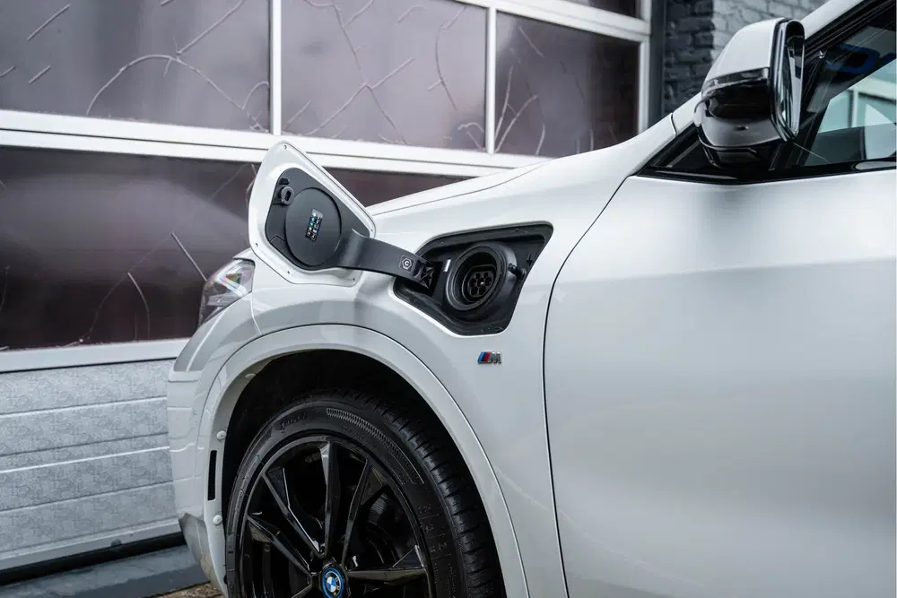 BMW X2 xDrive25e High Executive M sport uit 2023, foto 13