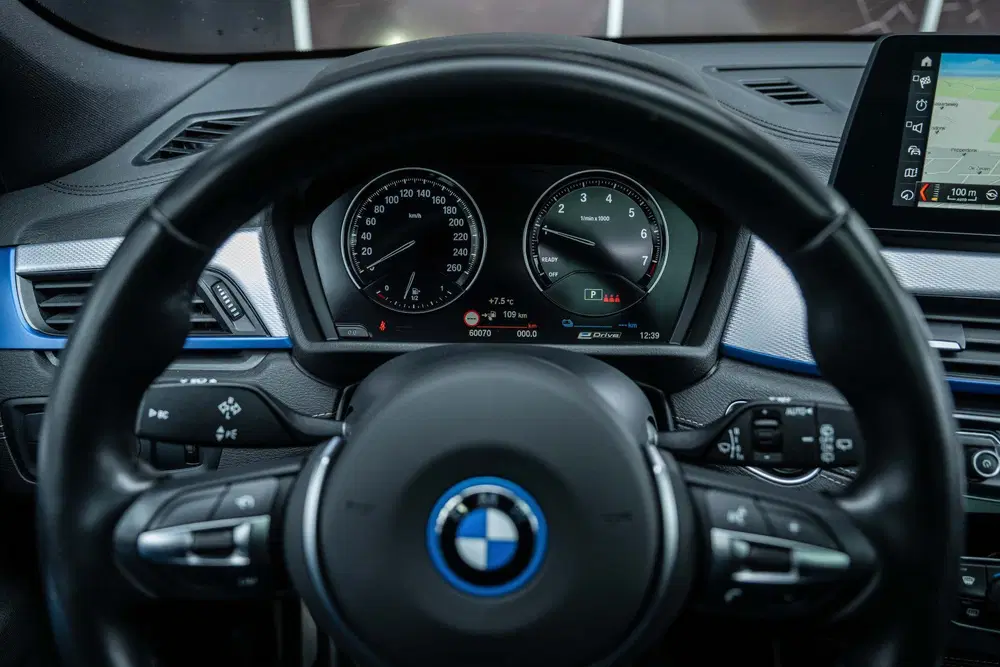 BMW X2 xDrive25e High Executive M sport uit 2023, foto 15